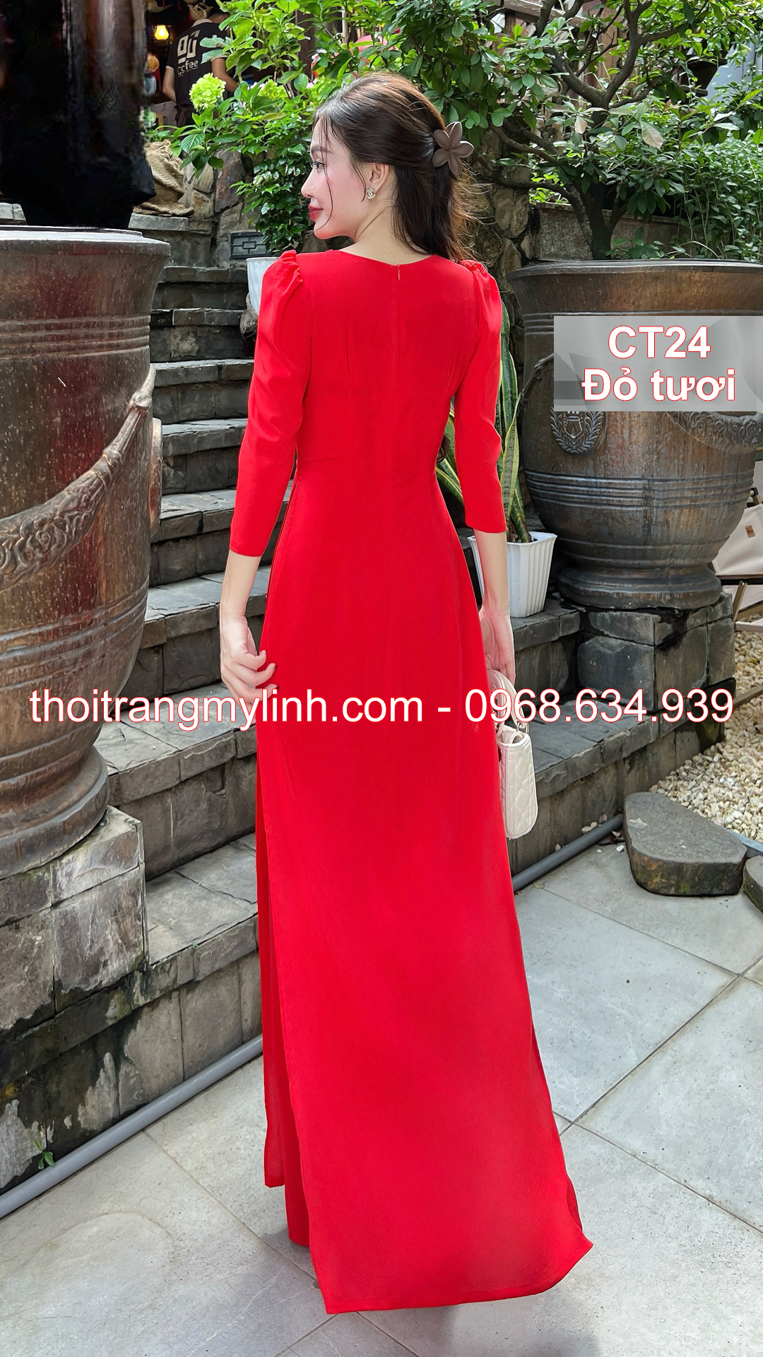 Bộ áo dài cổ tròn xếp li màu đỏ tươi